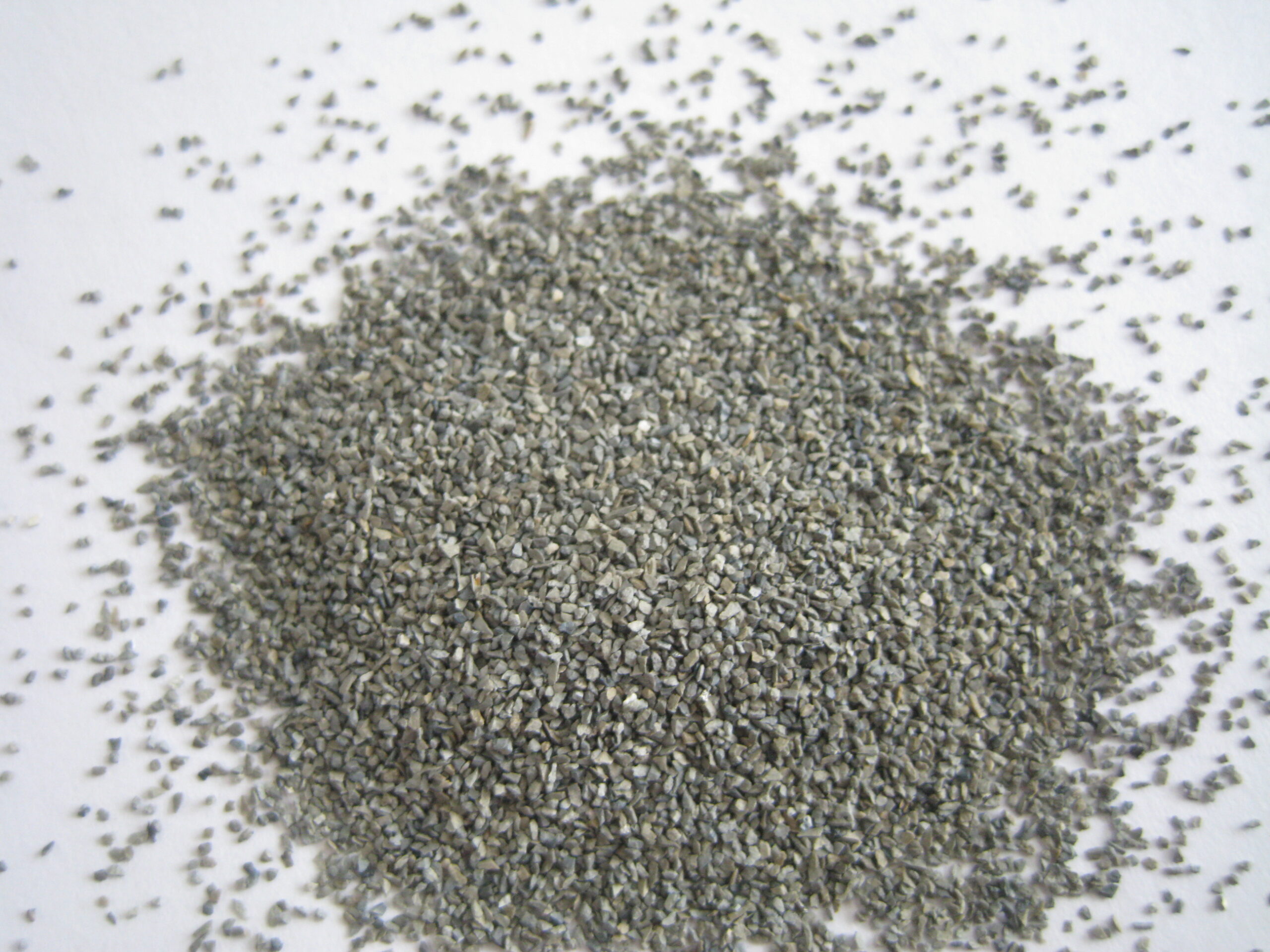 지르코늄-코런덤