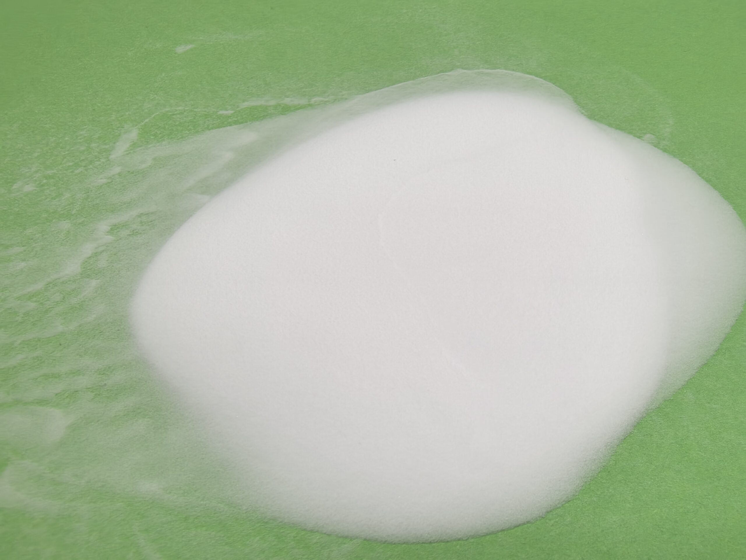 속이 빈 유리구(62)